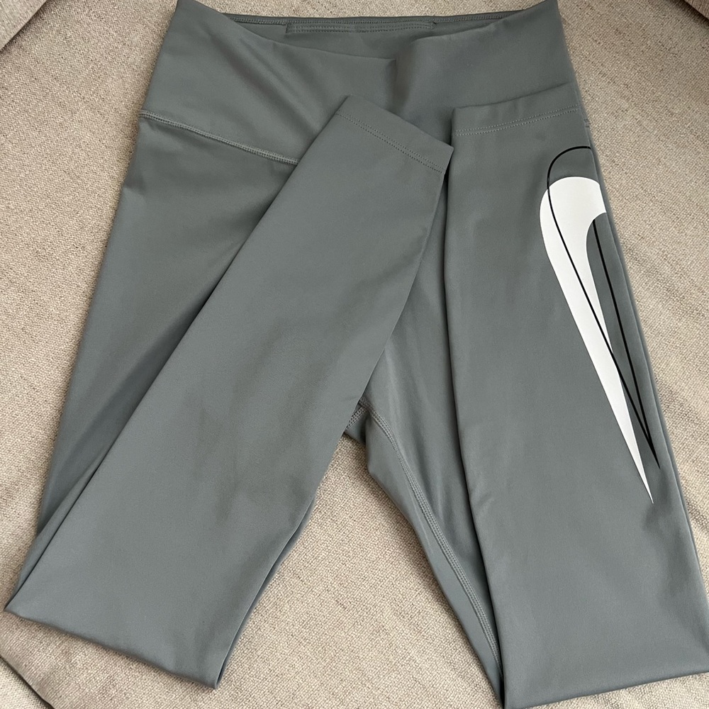 Anime Gray Workout Leggings with White check